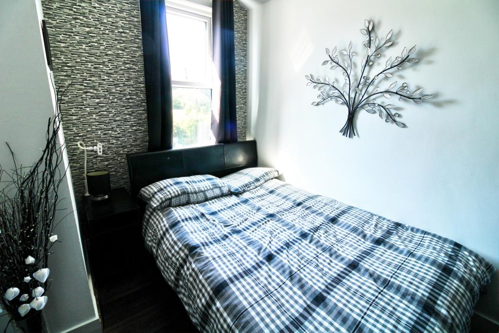 3 bedroom semidetached house for sale in Bournemouth Road, Chandlers Ford, SO53