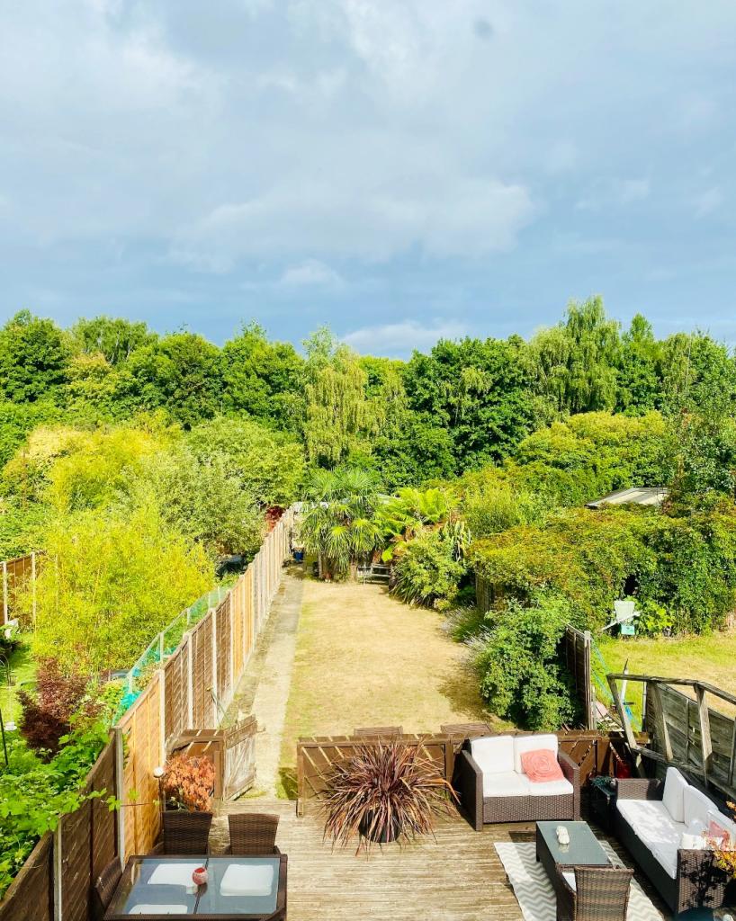 3 bedroom semidetached house for sale in Bournemouth Road, Chandlers Ford, SO53