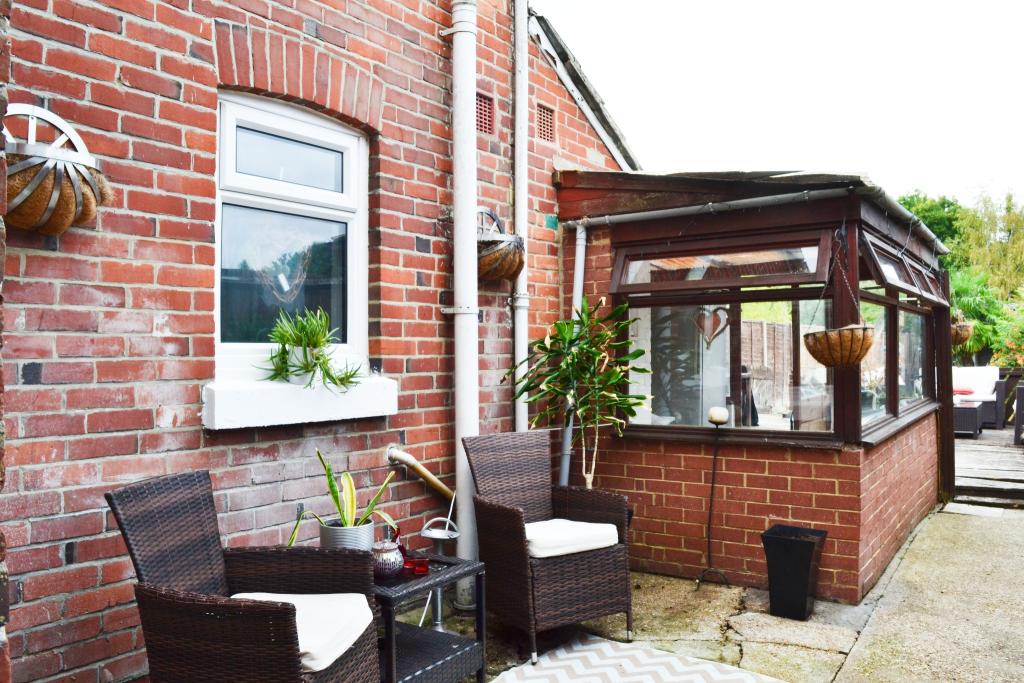 3 bedroom semidetached house for sale in Bournemouth Road, Chandlers Ford, SO53