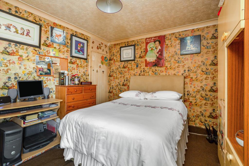 3 bedroom terraced house for sale in Ash Road, Dartford, DA2