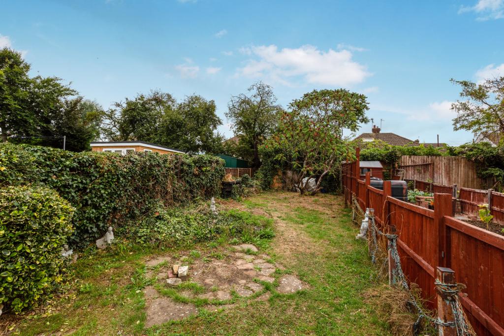 3 bedroom terraced house for sale in Ash Road, Dartford, DA2