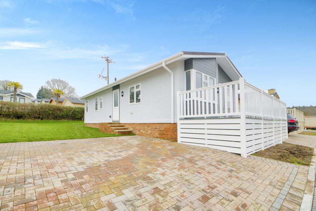 2 bedroom park home for sale in Benenden Road, Biddenden, TN27