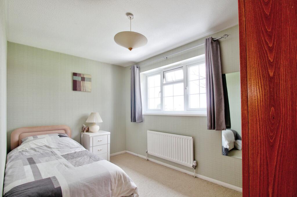 4 bedroom detached house for sale in Hunting Gate, Birchington, CT7