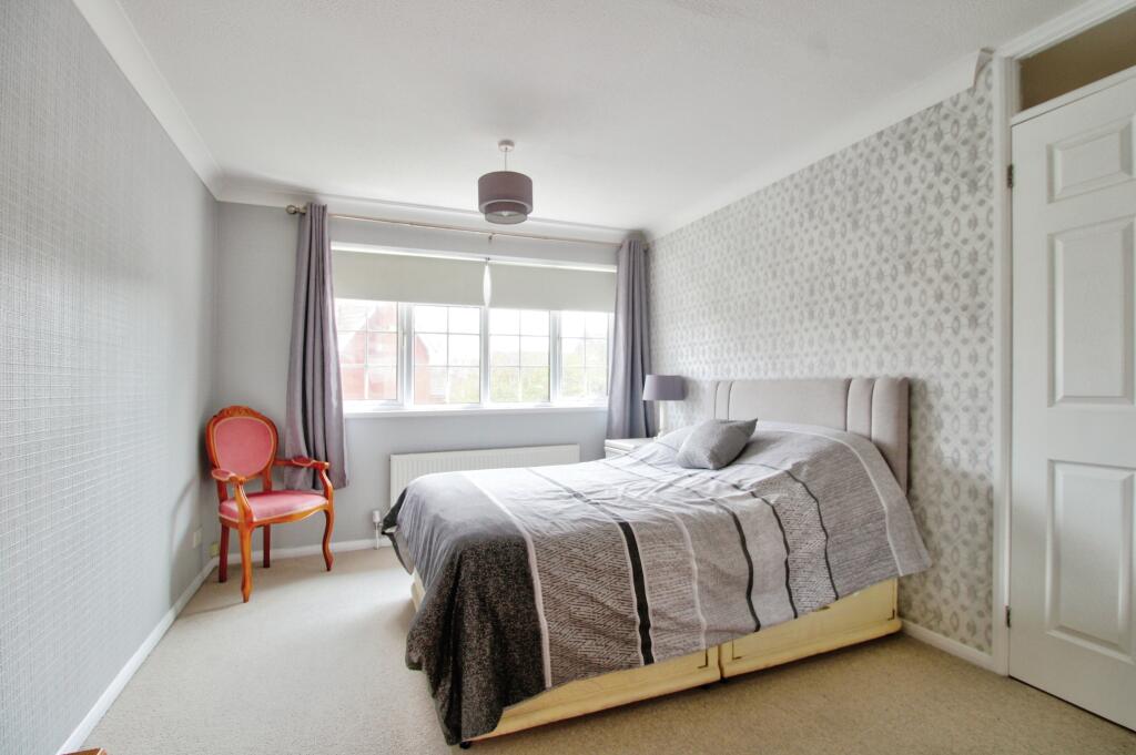 4 bedroom detached house for sale in Hunting Gate, Birchington, CT7