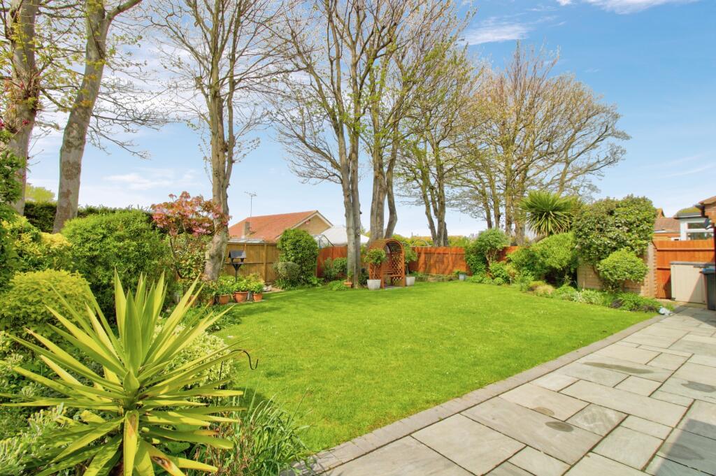 4 bedroom detached house for sale in Hunting Gate, Birchington, CT7