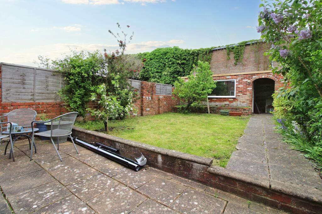 3 bedroom semidetached house for sale in Jubilee Road, Newbury, RG14