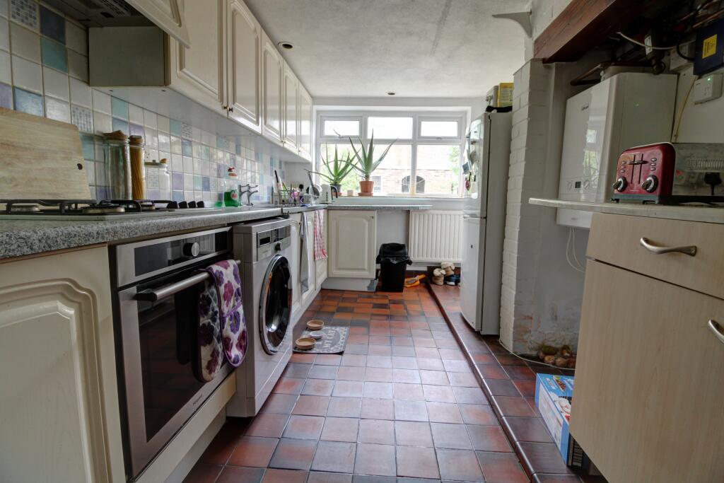 3 bedroom semidetached house for sale in Jubilee Road, Newbury, RG14