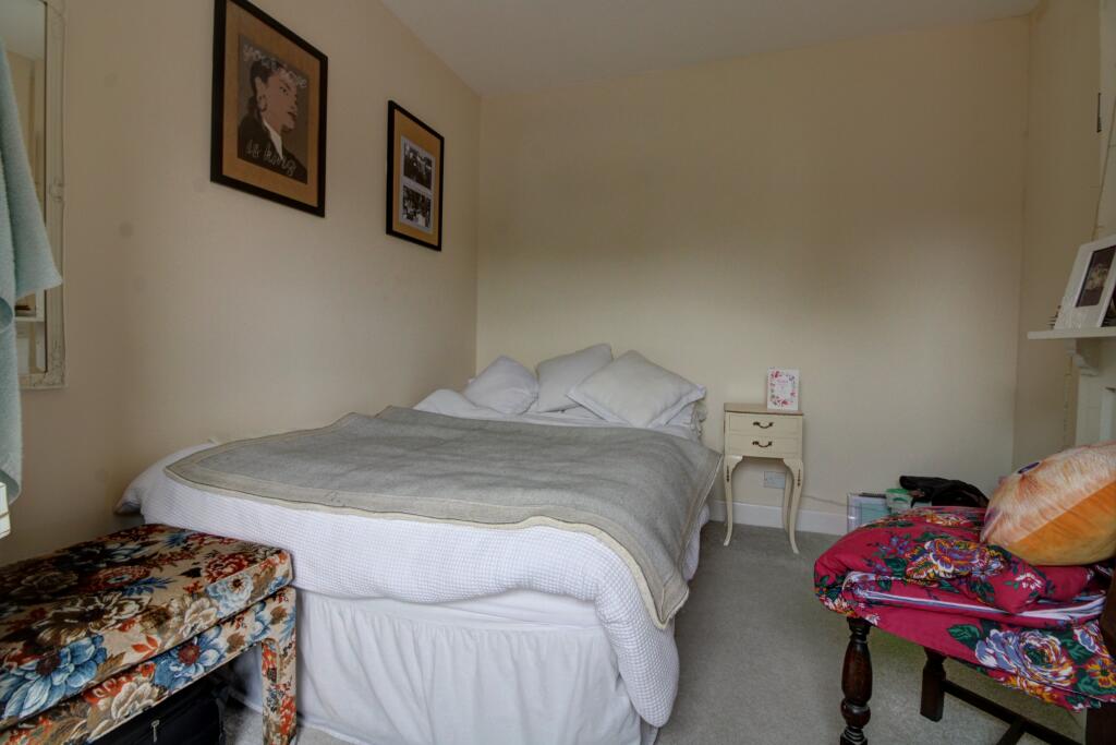 3 bedroom semidetached house for sale in Jubilee Road, Newbury, RG14