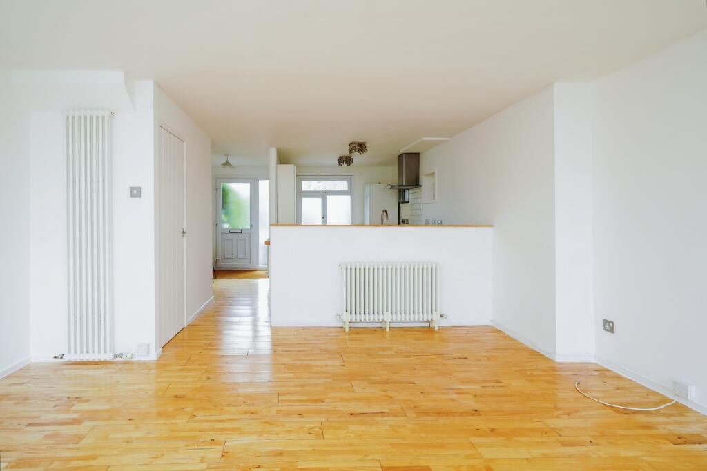 5 bedroom terraced house for sale in Harefields, Oxford, OX2