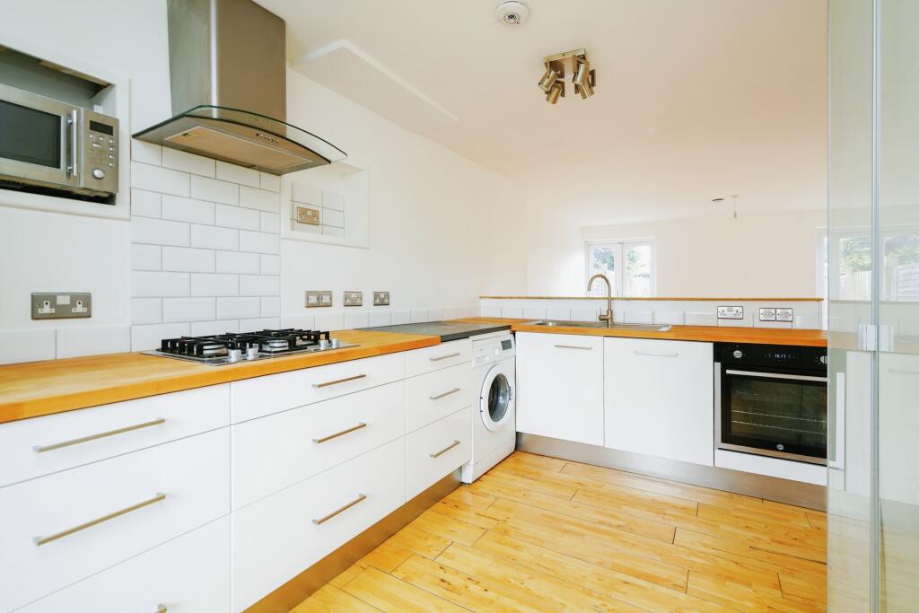 5 bedroom terraced house for sale in Harefields, Oxford, OX2