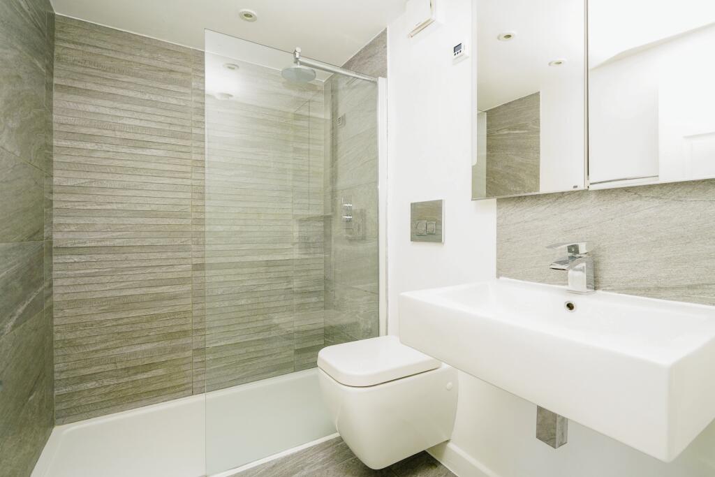 5 bedroom terraced house for sale in Harefields, Oxford, OX2