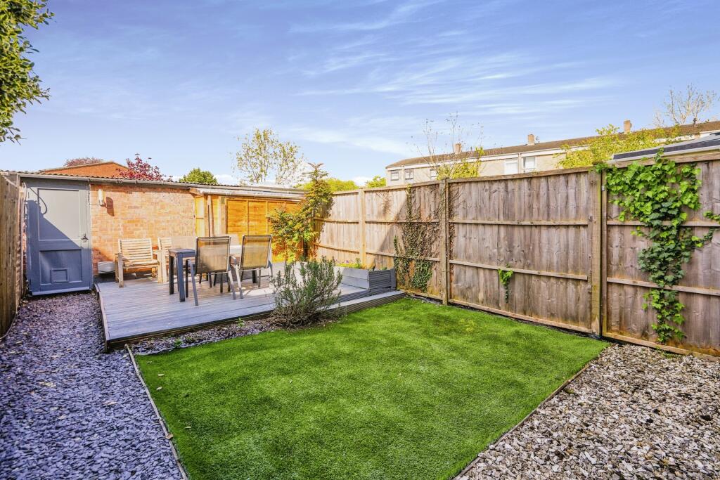 5 bedroom terraced house for sale in Harefields, Oxford, OX2