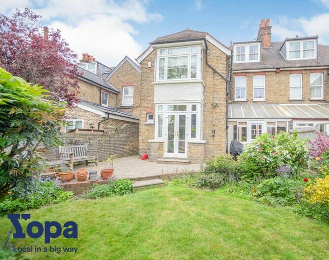 5 bedroom semidetached house for sale in The Avenue, Gravesend, DA11
