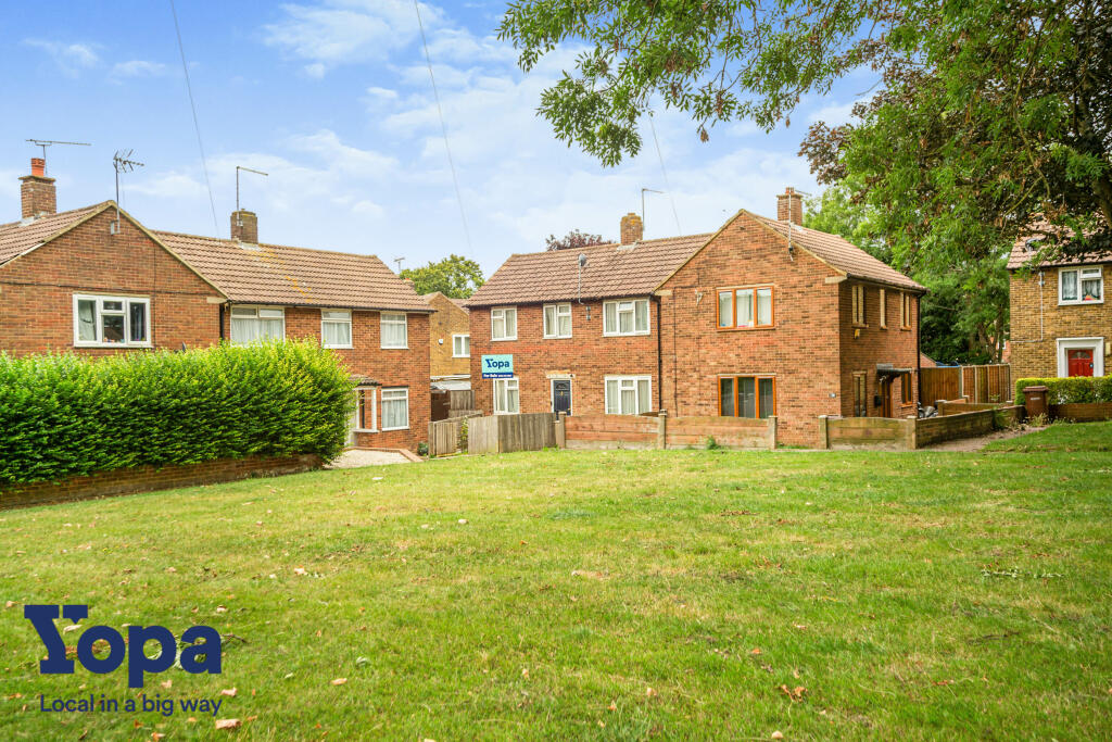 3 bedroom semidetached house for sale in Charing Road, Gillingham, ME8