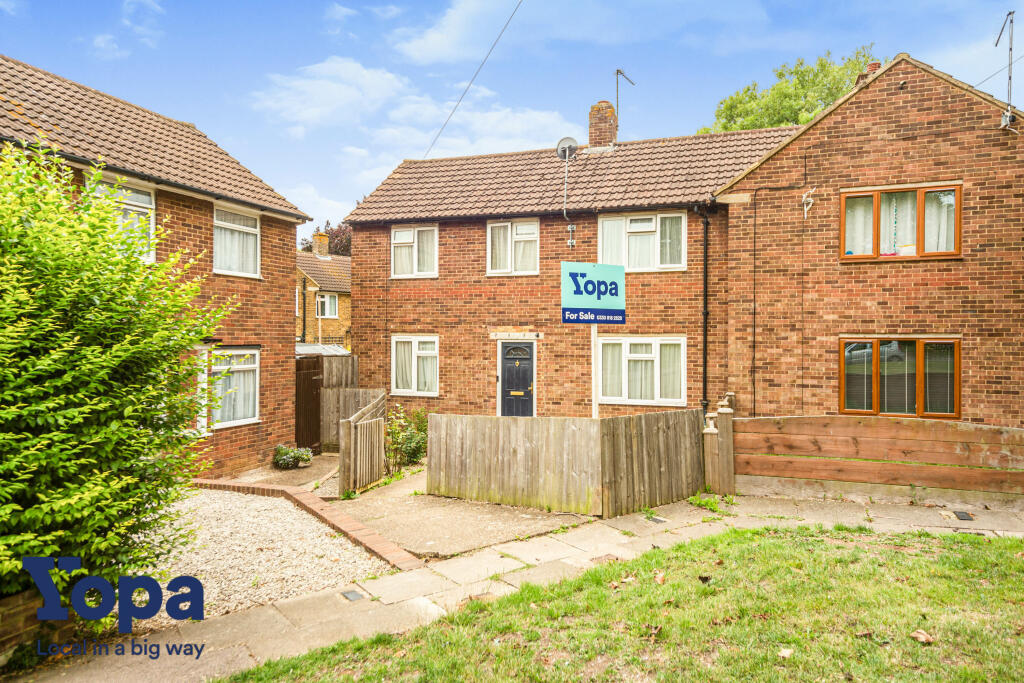 3 bedroom semidetached house for sale in Charing Road, Gillingham, ME8