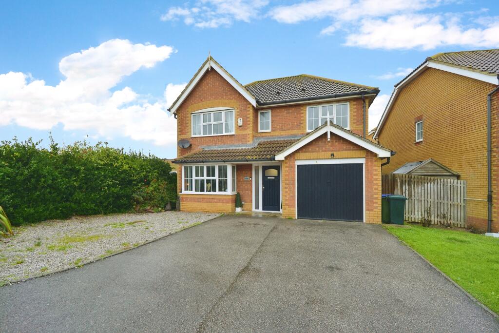 4 bedroom detached house for sale in Court Farm Road, Newhaven, BN9