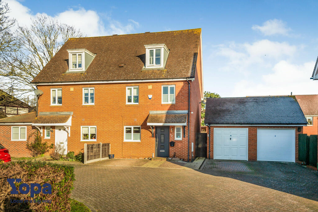 4 bedroom semidetached house for sale in Sterndale Road, Dartford, DA1