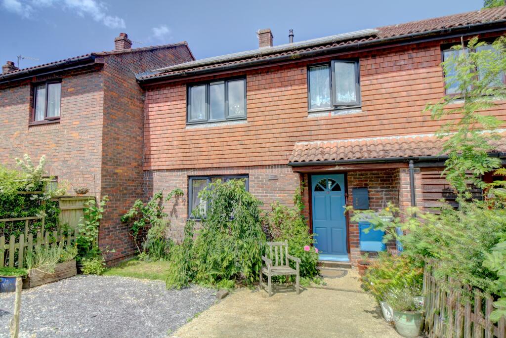 3 bedroom terraced house for sale in Medway Drive, Forest Row, RH18