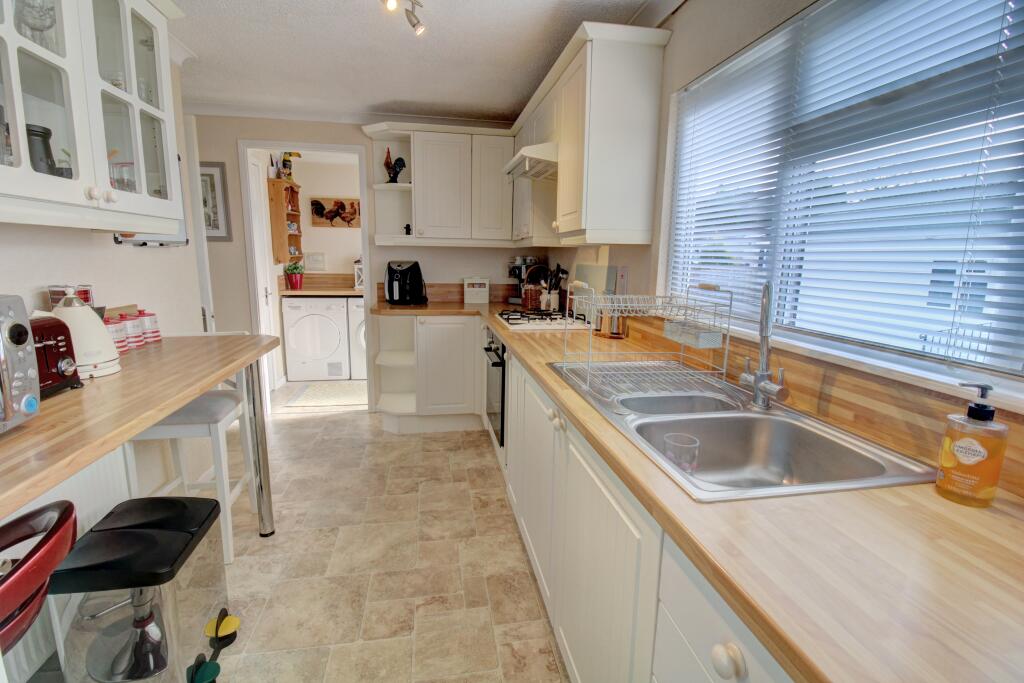 3 bedroom park home for sale in Boxhill Road, Tadworth, KT20