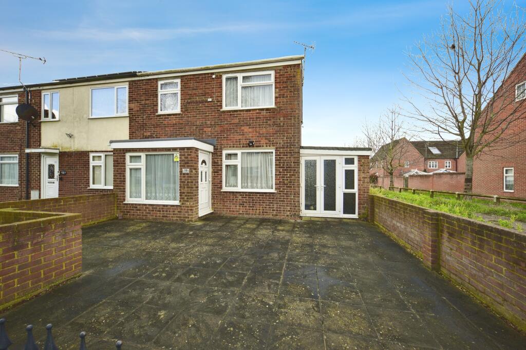 3 bedroom end of terrace house for sale in Hearne Close, Sittingbourne