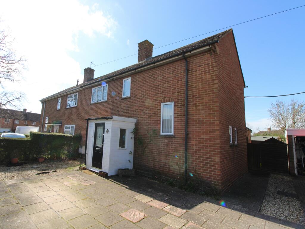3 bedroom semidetached house for sale in The Green, Tadley, RG26
