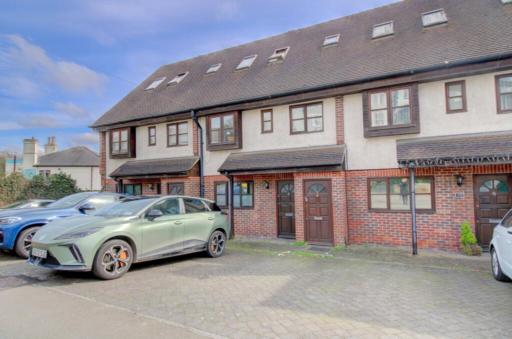 1 bedroom for sale in Garlands Road, Redhill, RH1