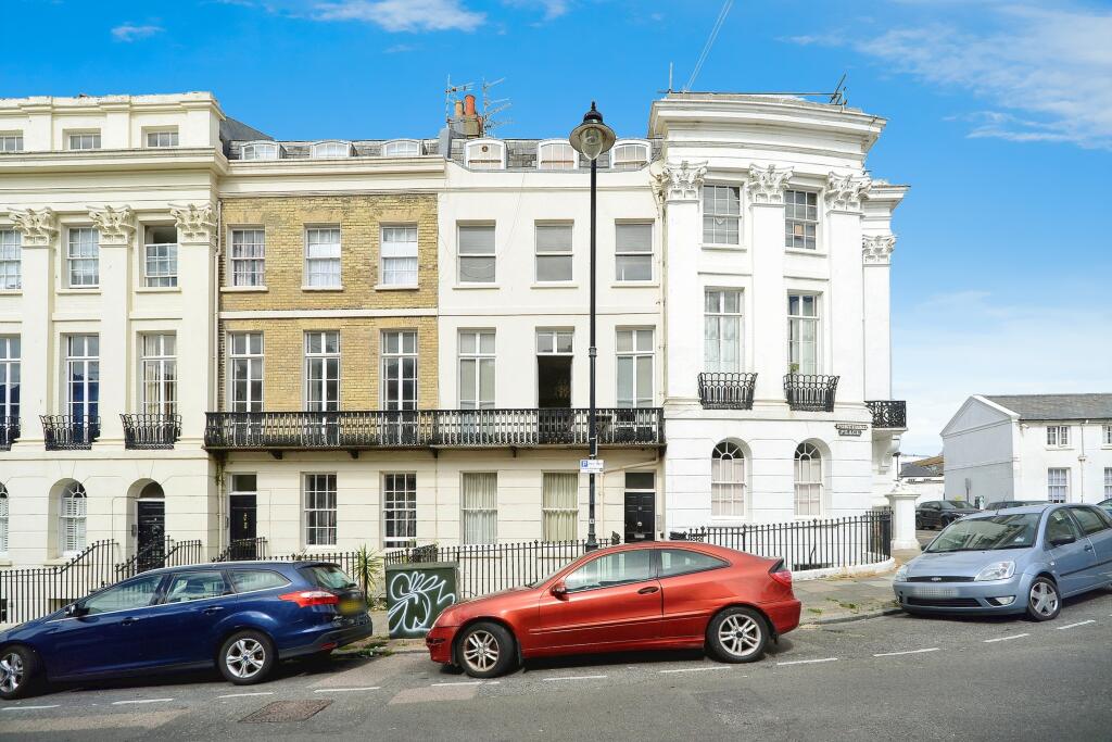 2 bedroom flat for sale in Portland Place, Brighton, BN2