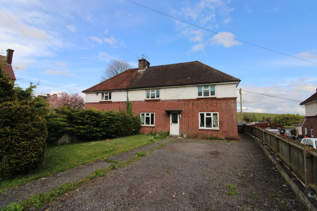 4 bedroom semidetached house for sale in Honey Hill, Lambourn, RG17