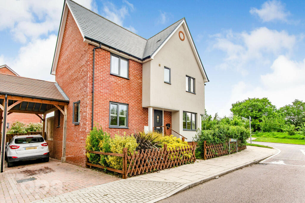 4 bedroom detached house for sale in Motte Lane, DA10