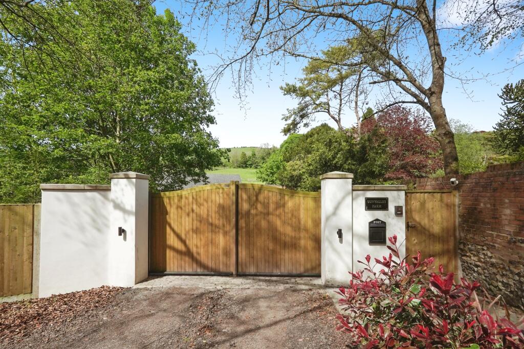 Additional property image - London Road, Temple Ewell, CT16