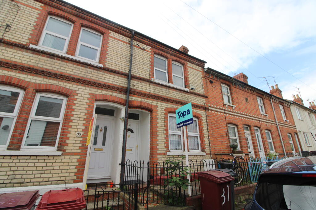 3 bedroom terraced house for sale in Edgehill Street, Reading, RG1