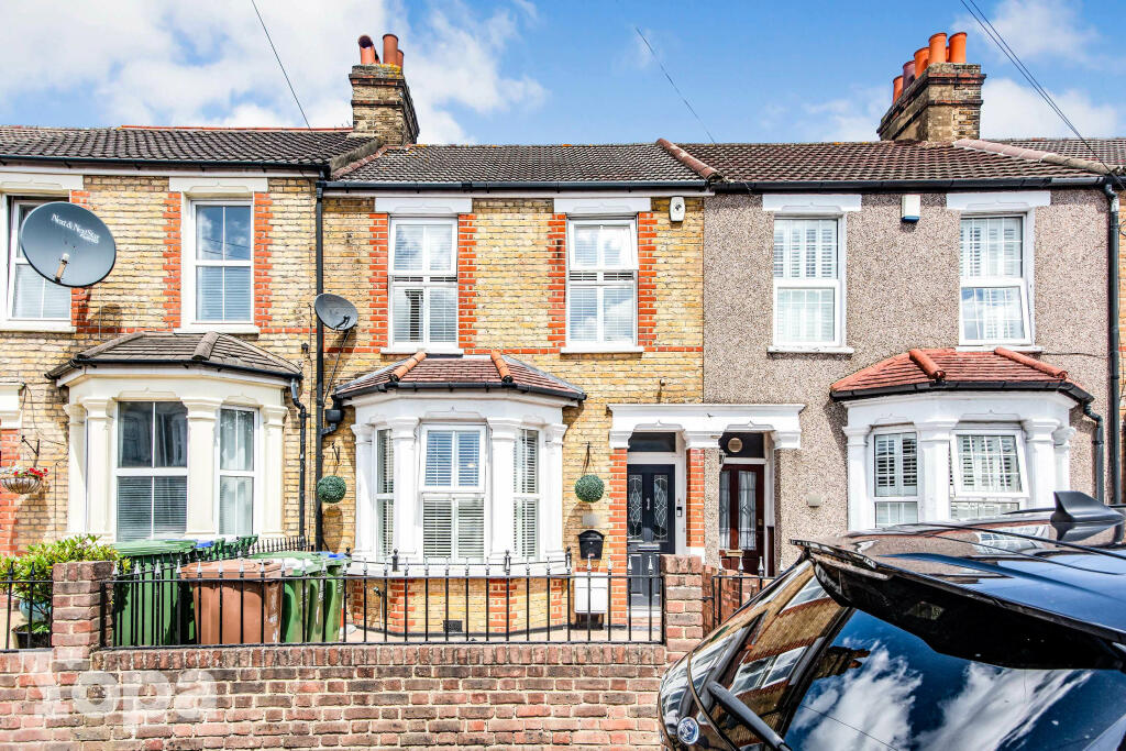 2 bedroom terraced house for sale in Elsa Road, Welling, DA16