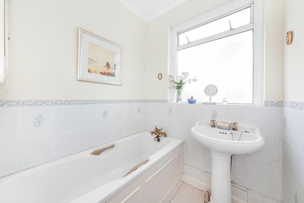 Additional property image - Fryston Avenue, Coulsdon, CR5