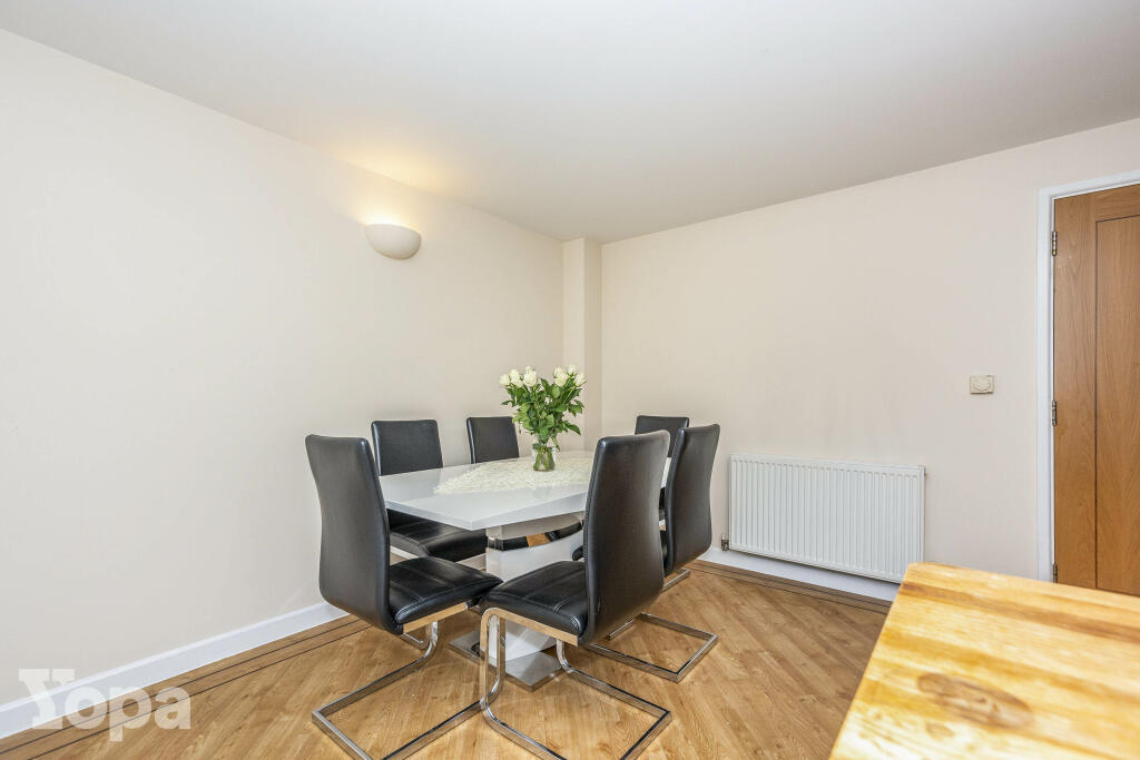 Additional property image - Wrotham Road, Gravesend, DA11