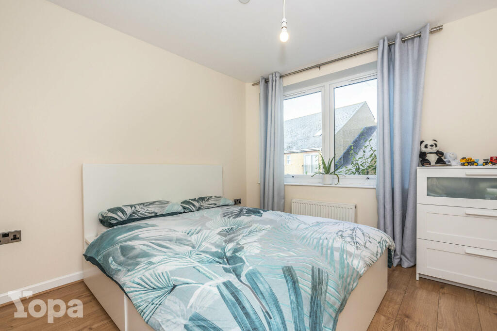 Additional property image - Wrotham Road, Gravesend, DA11