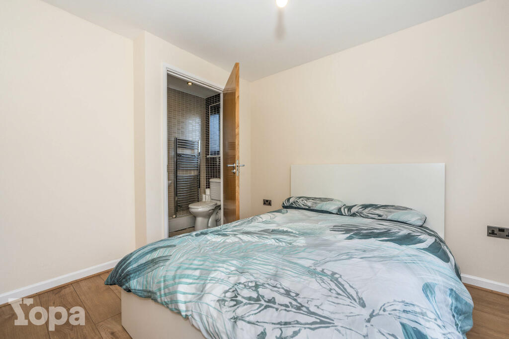 Additional property image - Wrotham Road, Gravesend, DA11
