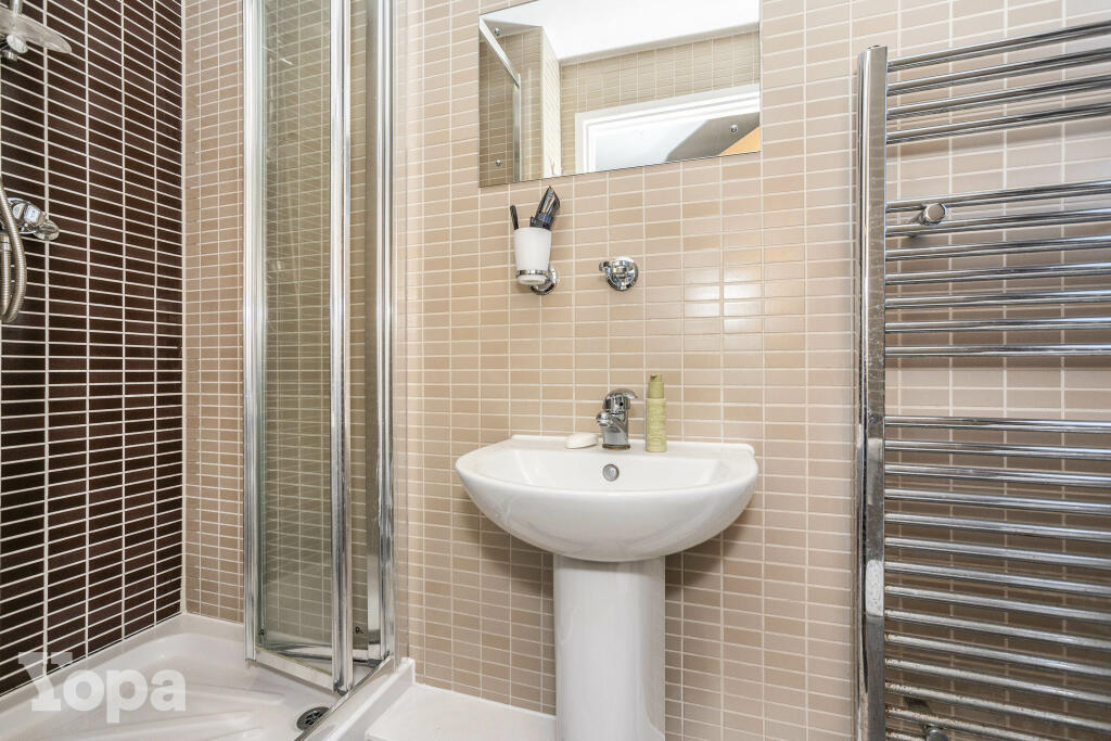 Additional property image - Wrotham Road, Gravesend, DA11