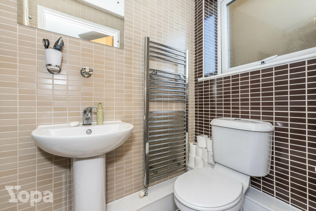 Additional property image - Wrotham Road, Gravesend, DA11