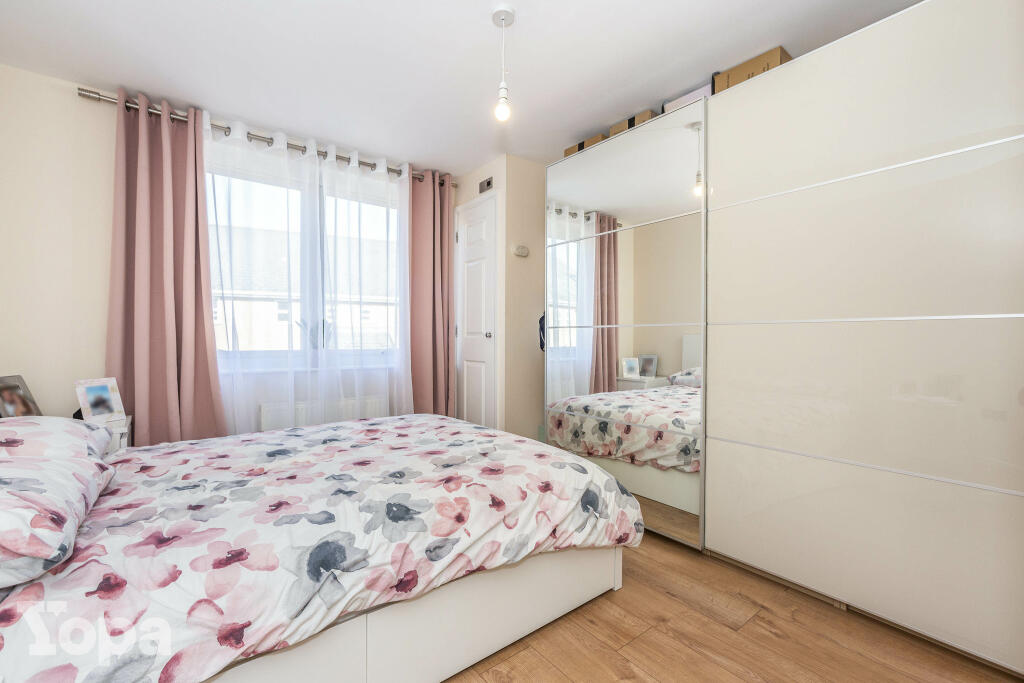 Additional property image - Wrotham Road, Gravesend, DA11