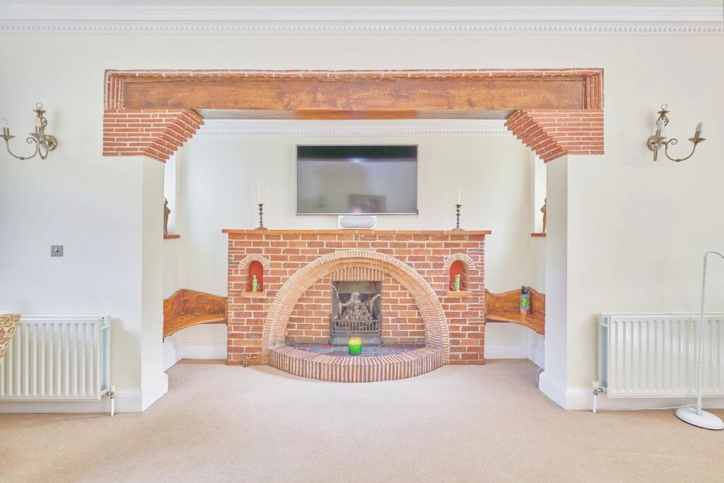 Additional property image - Croham Valley Road, South Croydon, CR2