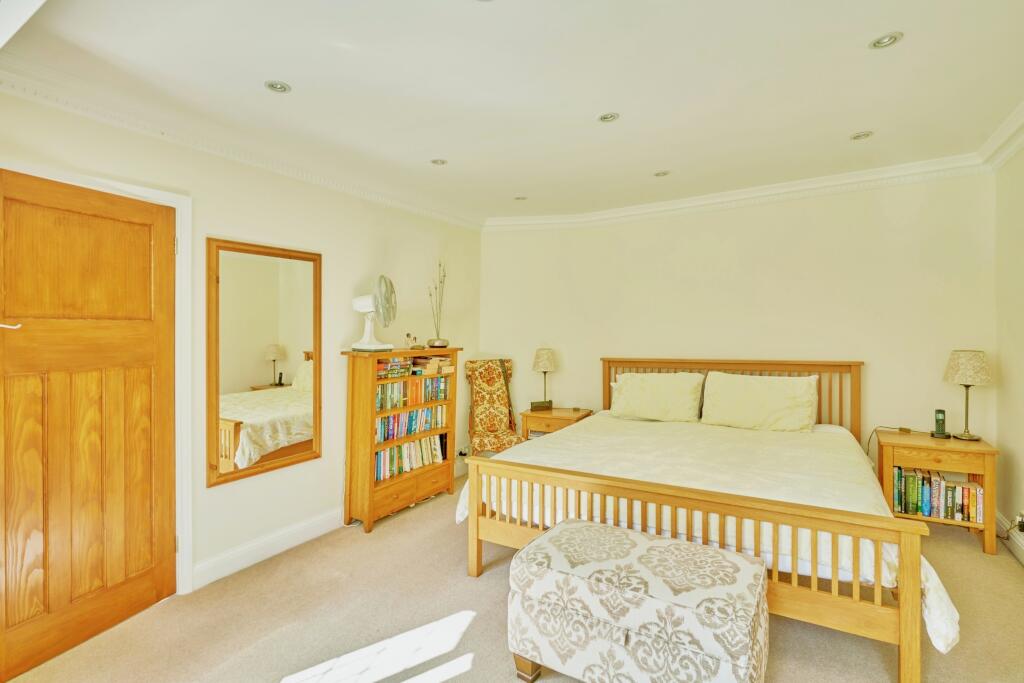 Additional property image - Croham Valley Road, South Croydon, CR2