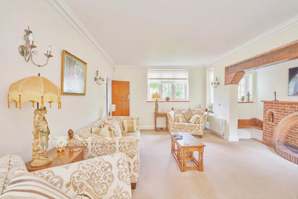Additional property image - Croham Valley Road, South Croydon, CR2