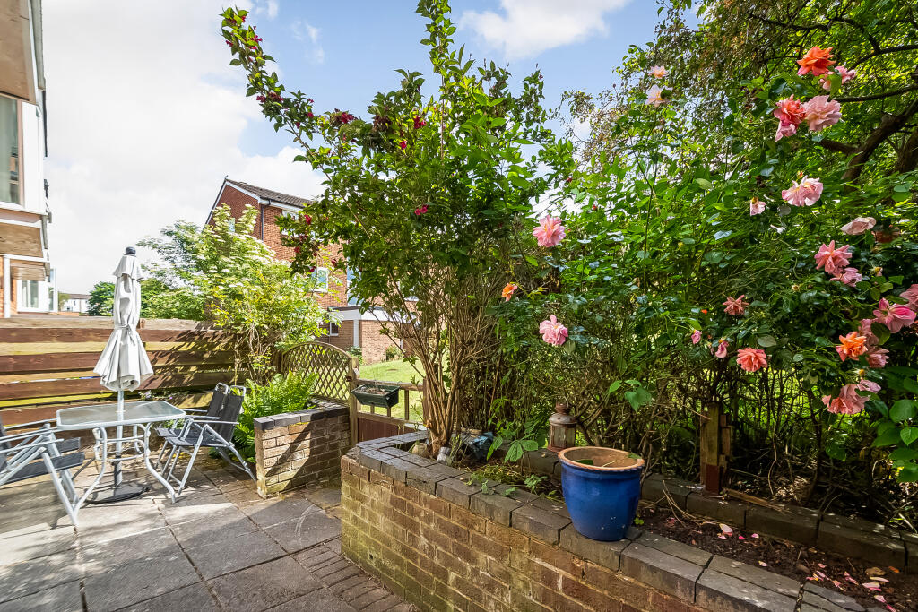 Main image of property: Pixton Way, Croydon, CR0