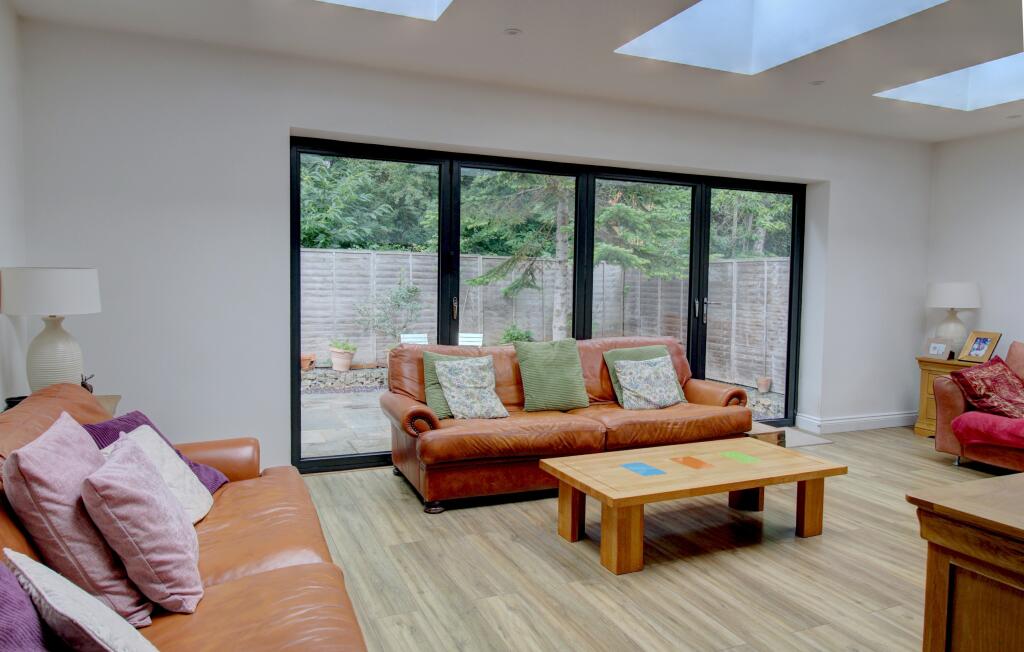 3 bedroom semi-detached house for sale in Kelmscott Rise, Crawley, RH11