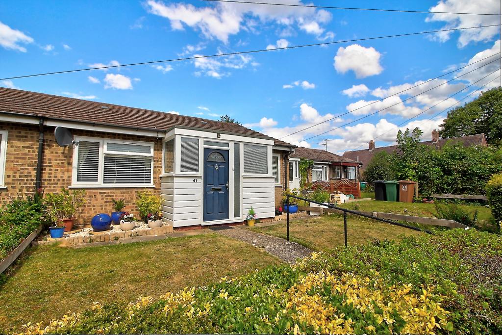 2 bedroom bungalow for sale in Hill Road, Basingstoke, RG23