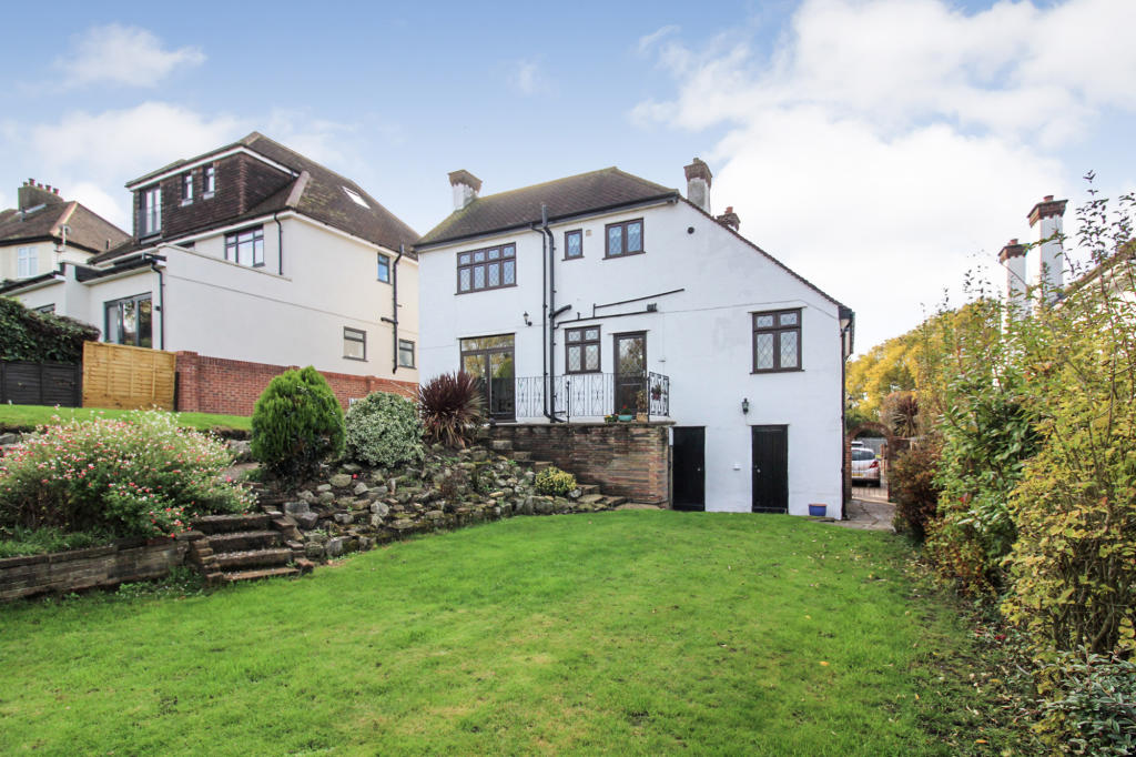 4 bedroom detached house for sale in Upton Road, Bexleyheath, DA6