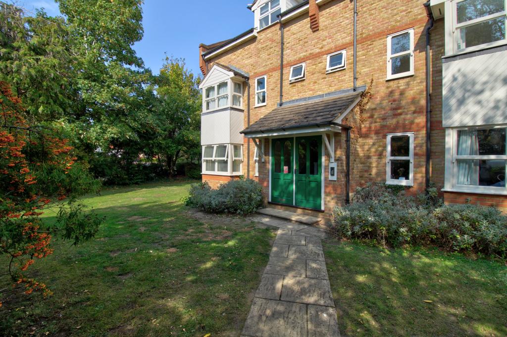 2 bedroom flat for sale in Church Road West , Farnborough, GU14