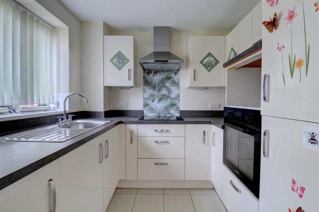 2 bedroom retirement property for sale in Southchurch Boulevard
