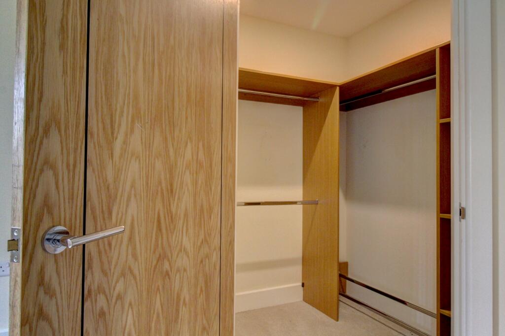 2 bedroom retirement property for sale in Southchurch Boulevard