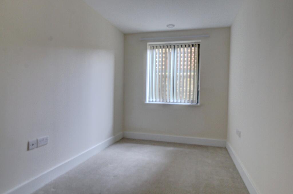 2 bedroom retirement property for sale in Southchurch Boulevard